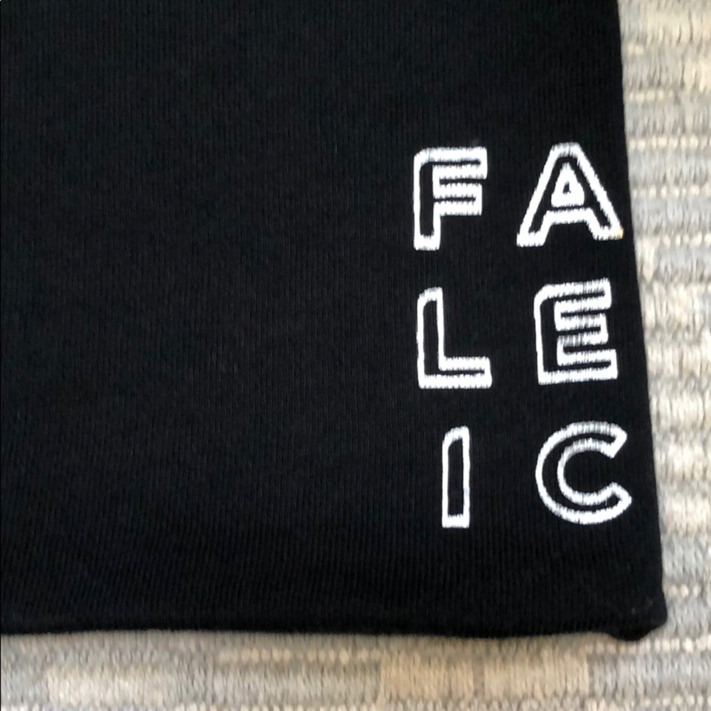 Fabletics beanie - Picture 3 of 6